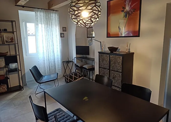 Holiday home Bb7 House *